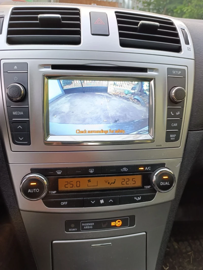 Toyota Avensis Comfort , снимка 14 - Автомобили и джипове - 52555368