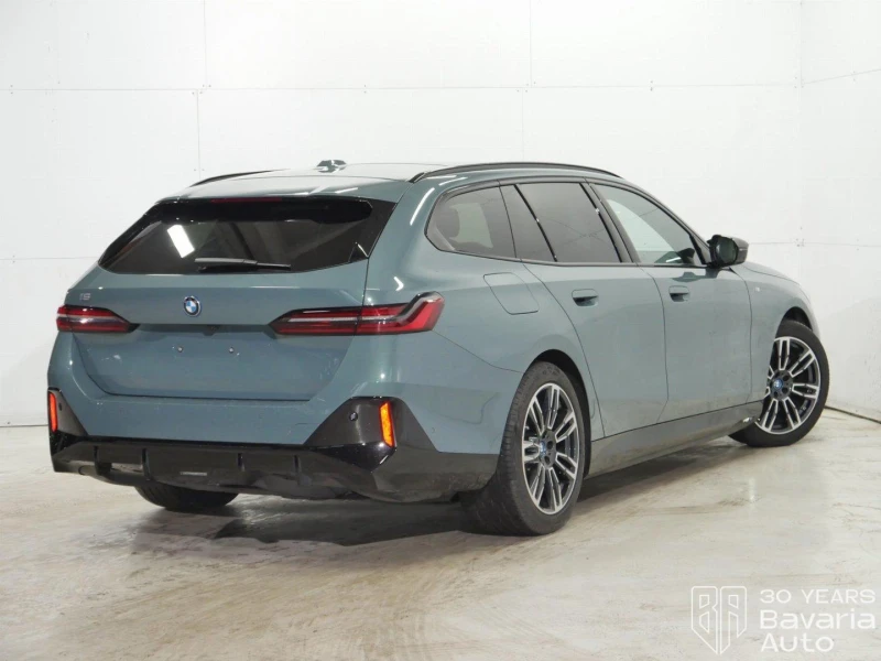 BMW i5 M60 xDrive Touring, снимка 3 - Автомобили и джипове - 52834255