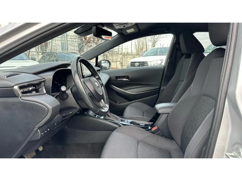 Toyota Corolla HB 1.8HSD EXECUTIVE, снимка 12 - Автомобили и джипове - 52950121