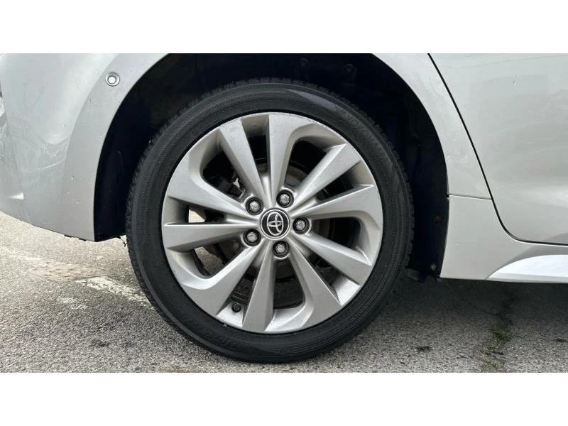 Toyota Corolla HB 1.8HSD EXECUTIVE, снимка 16 - Автомобили и джипове - 52950121