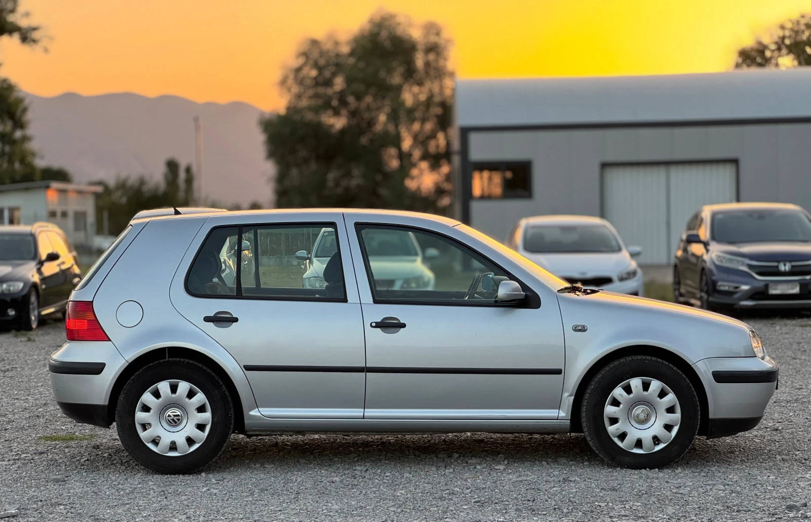 VW Golf 1.6i * Климатик* * Италия*  - изображение 8