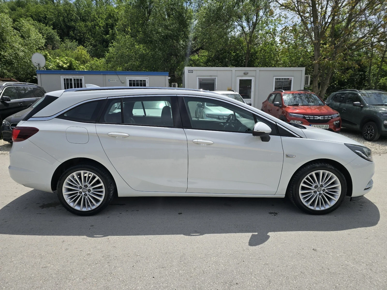 Opel Astra 1.6CDTI 110к.с топ състояние  - изображение 8