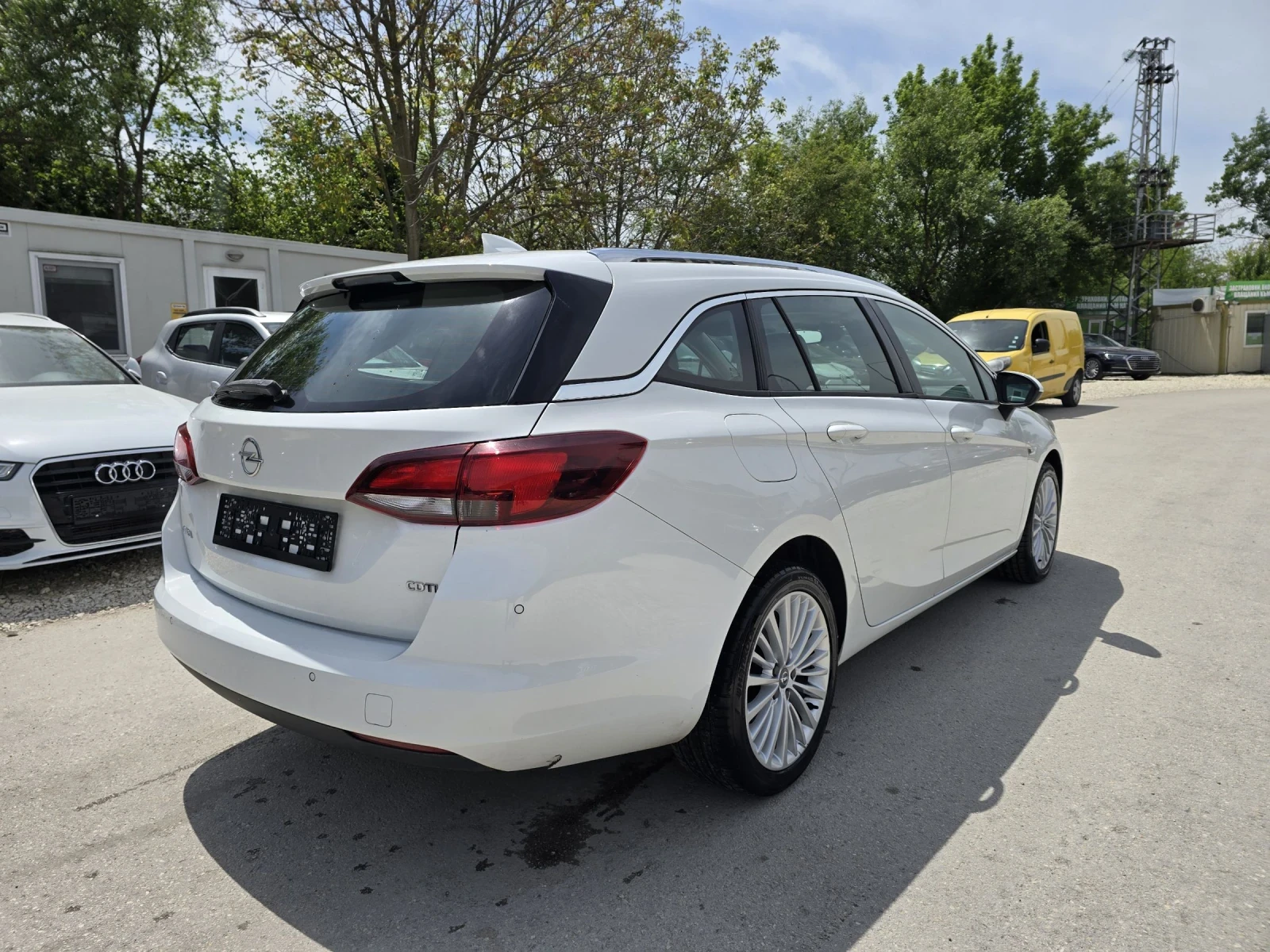 Opel Astra 1.6CDTI 110к.с топ състояние  - изображение 4