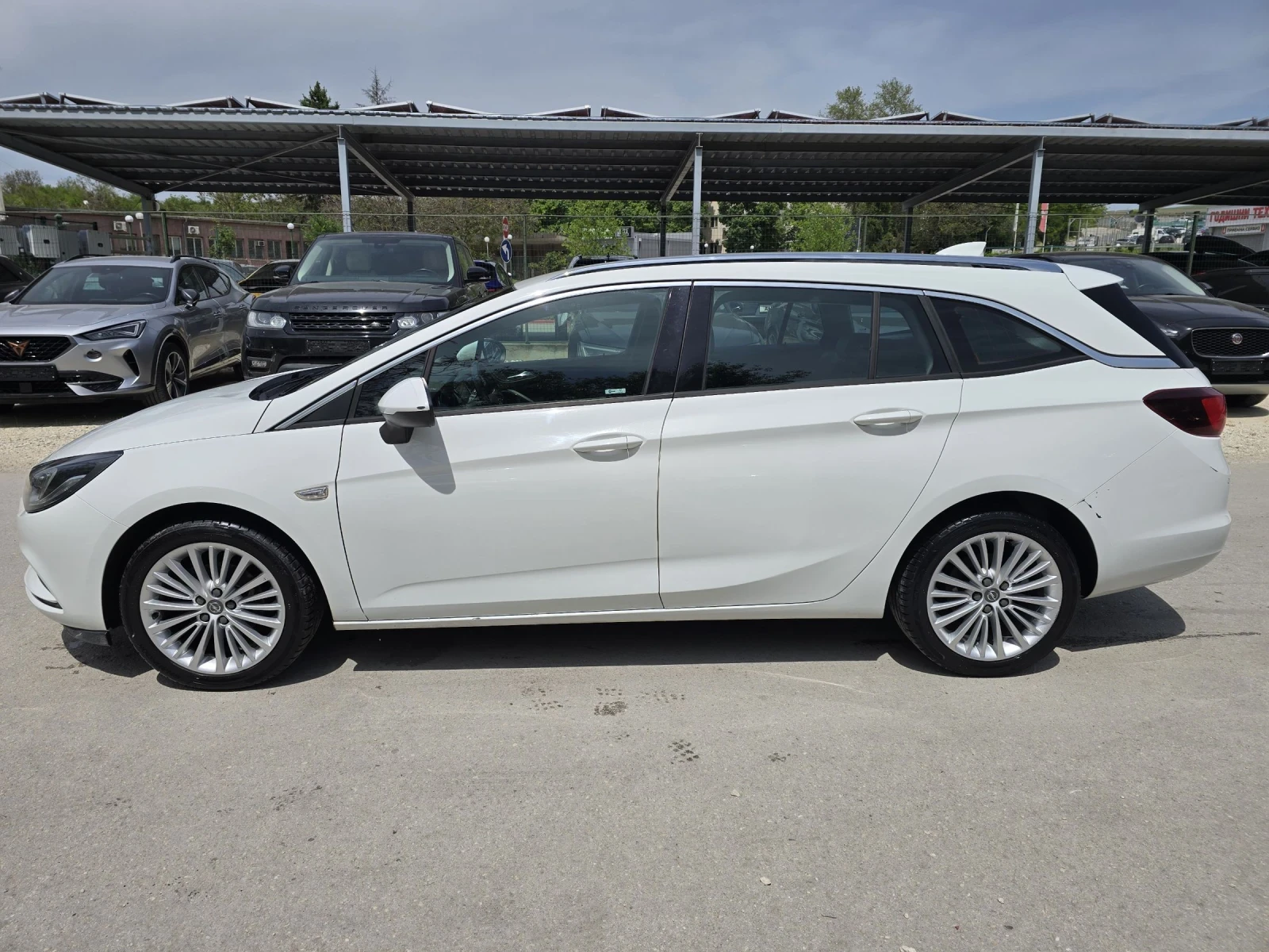 Opel Astra 1.6CDTI 110к.с топ състояние  - изображение 7