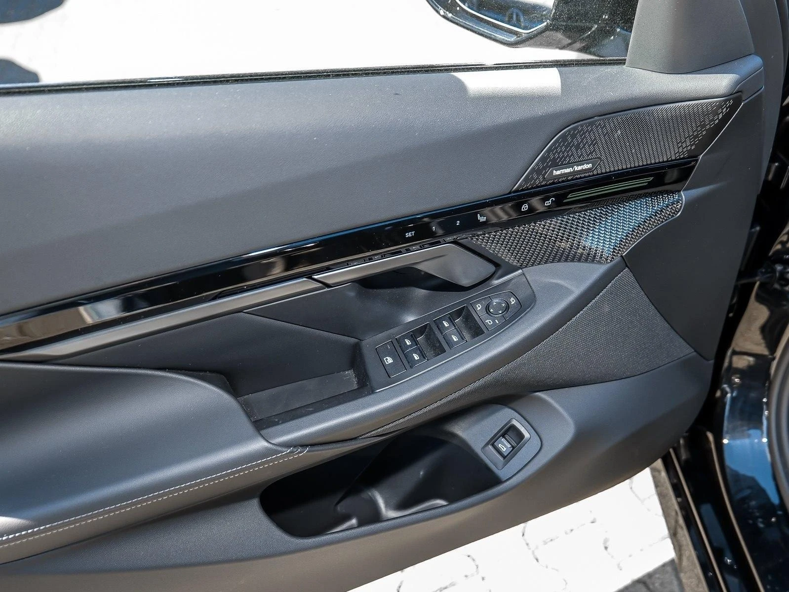 BMW 520 i/ M-SPORT/ LED/ H&K/ HEAD UP/ SHADOW LINE/ 360/ - изображение 5