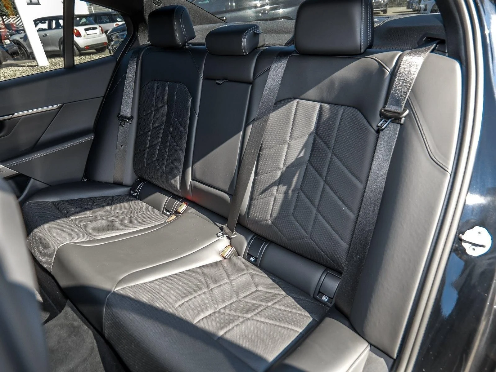 BMW 520 i/ M-SPORT/ LED/ H&K/ HEAD UP/ SHADOW LINE/ 360/ | Mobile.bg   13