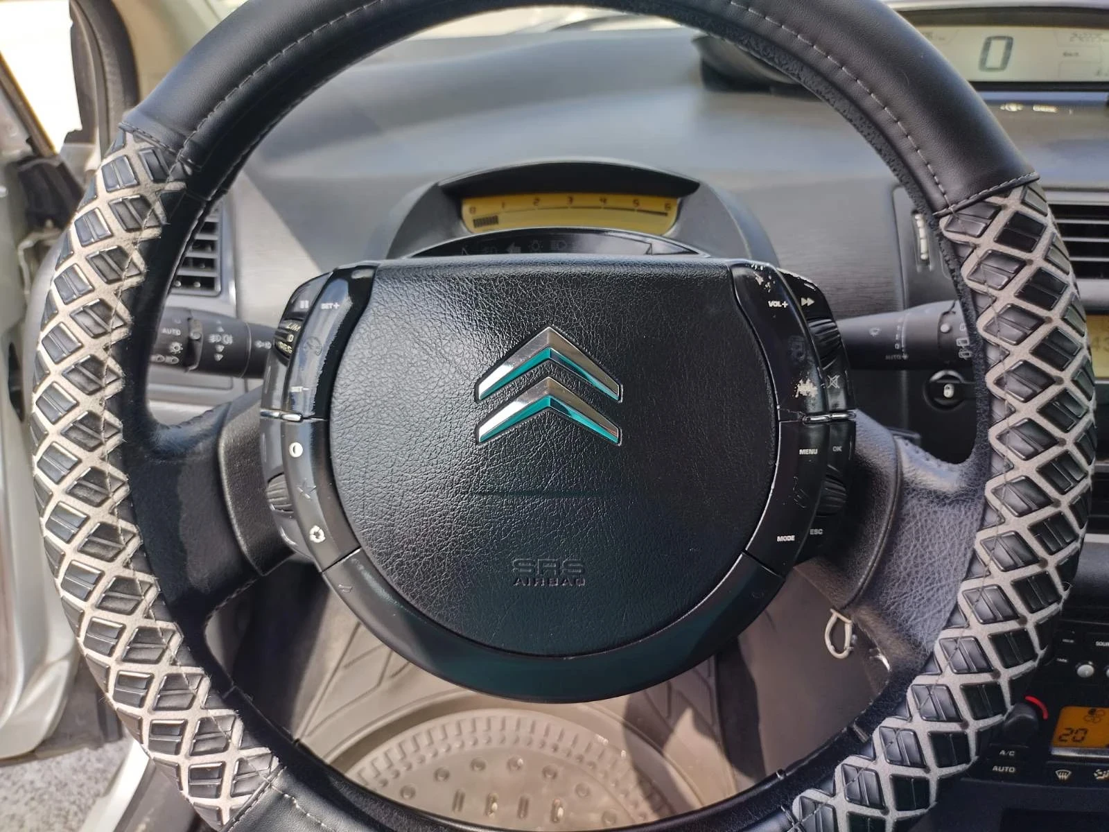 Citroen C4 2, 0 HDI - изображение 9