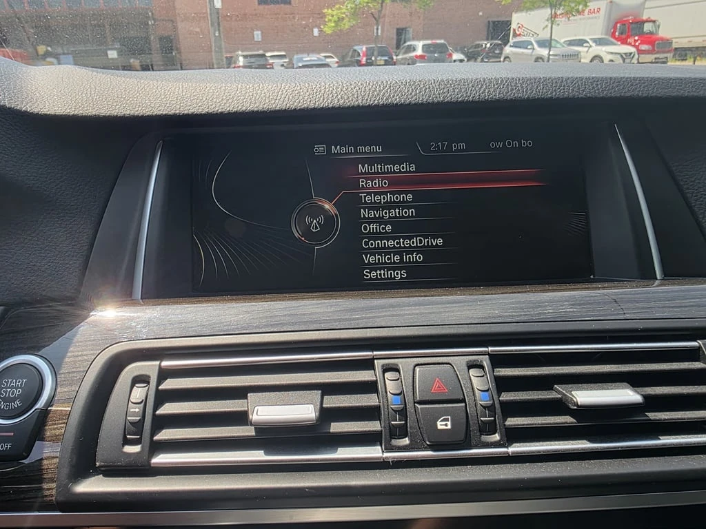 BMW M5 * 4dr Sdn * CARFAX *    | Mobile.bg   10