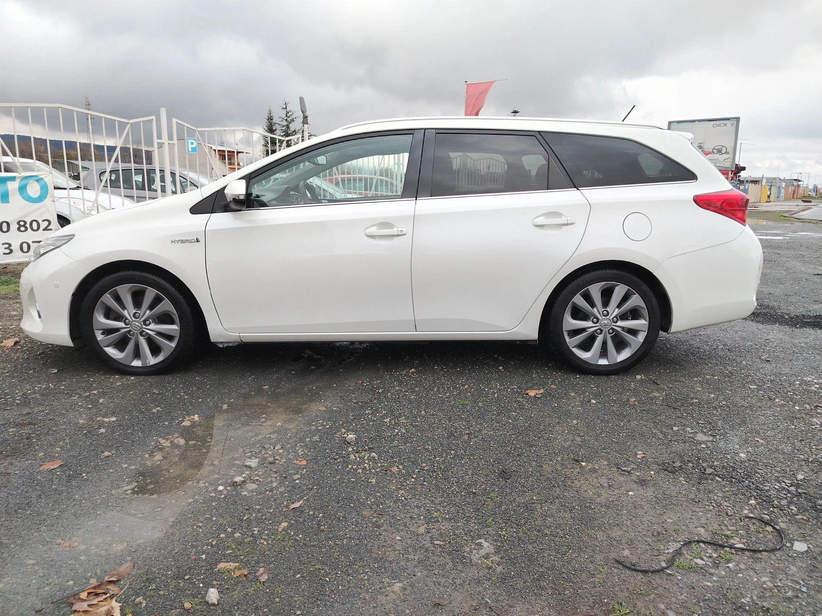 Toyota Auris 1.8-99 КС HYBRID, PANORAMA, KOJA, NAVI - изображение 8