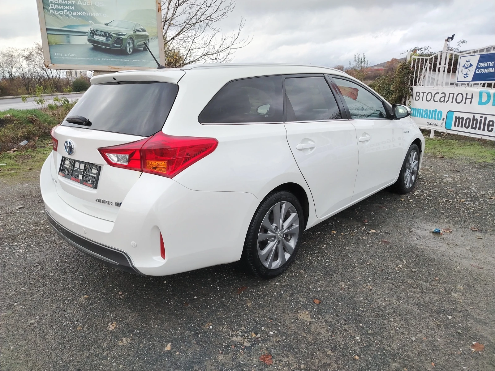 Toyota Auris 1.8-99 КС HYBRID, PANORAMA, KOJA, NAVI - изображение 5