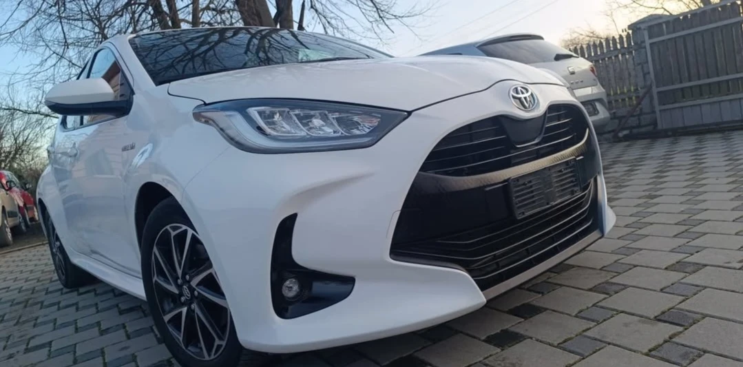 Toyota Yaris Hybrid , снимка 2 - Автомобили и джипове - 53726705