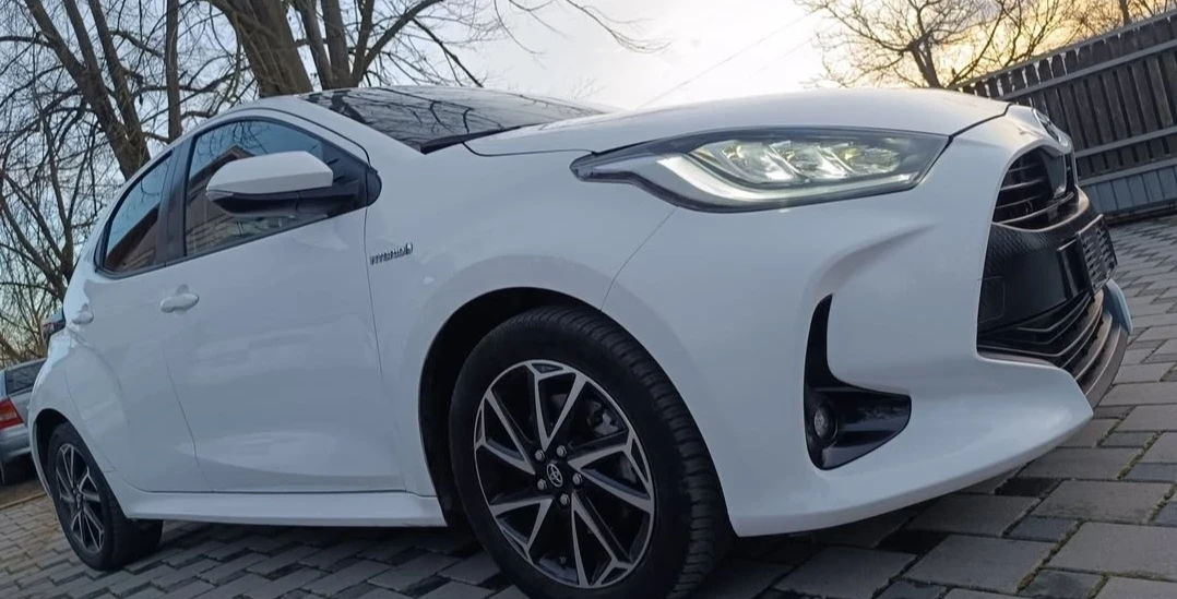 Toyota Yaris Hybrid 