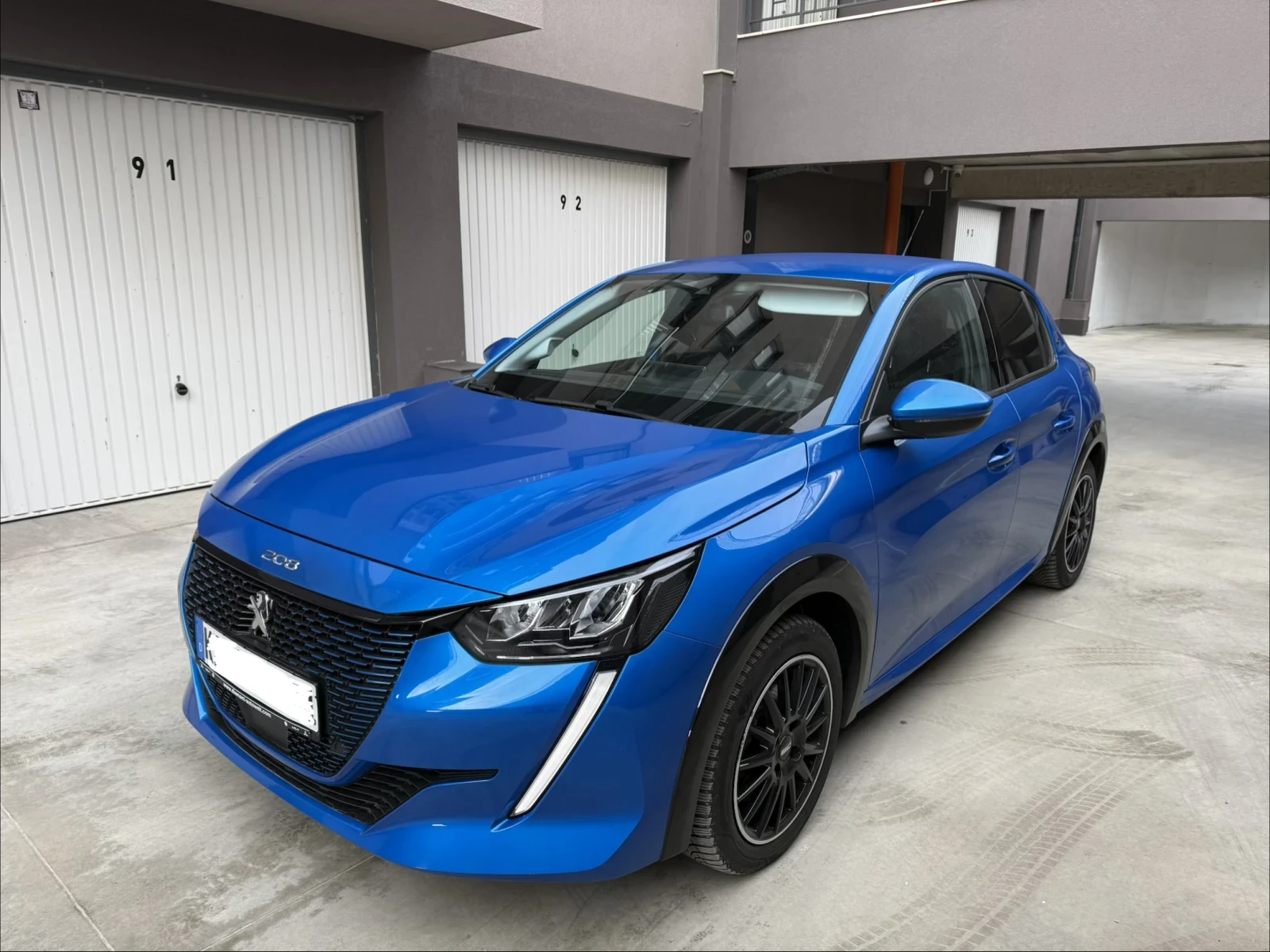 Peugeot 208 E, снимка 3 - Автомобили и джипове - 53962900