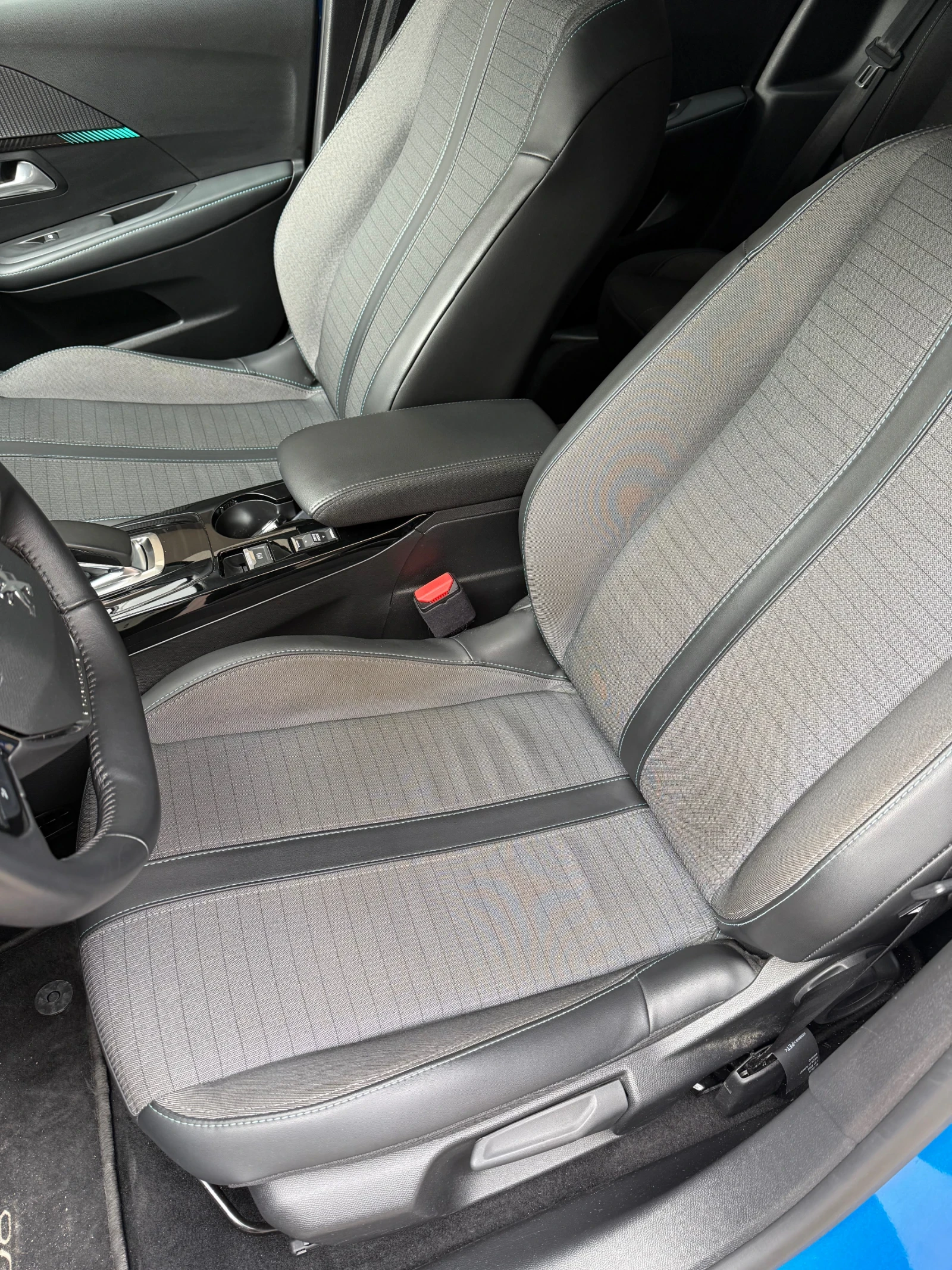 Peugeot 208 E, снимка 11 - Автомобили и джипове - 53962900