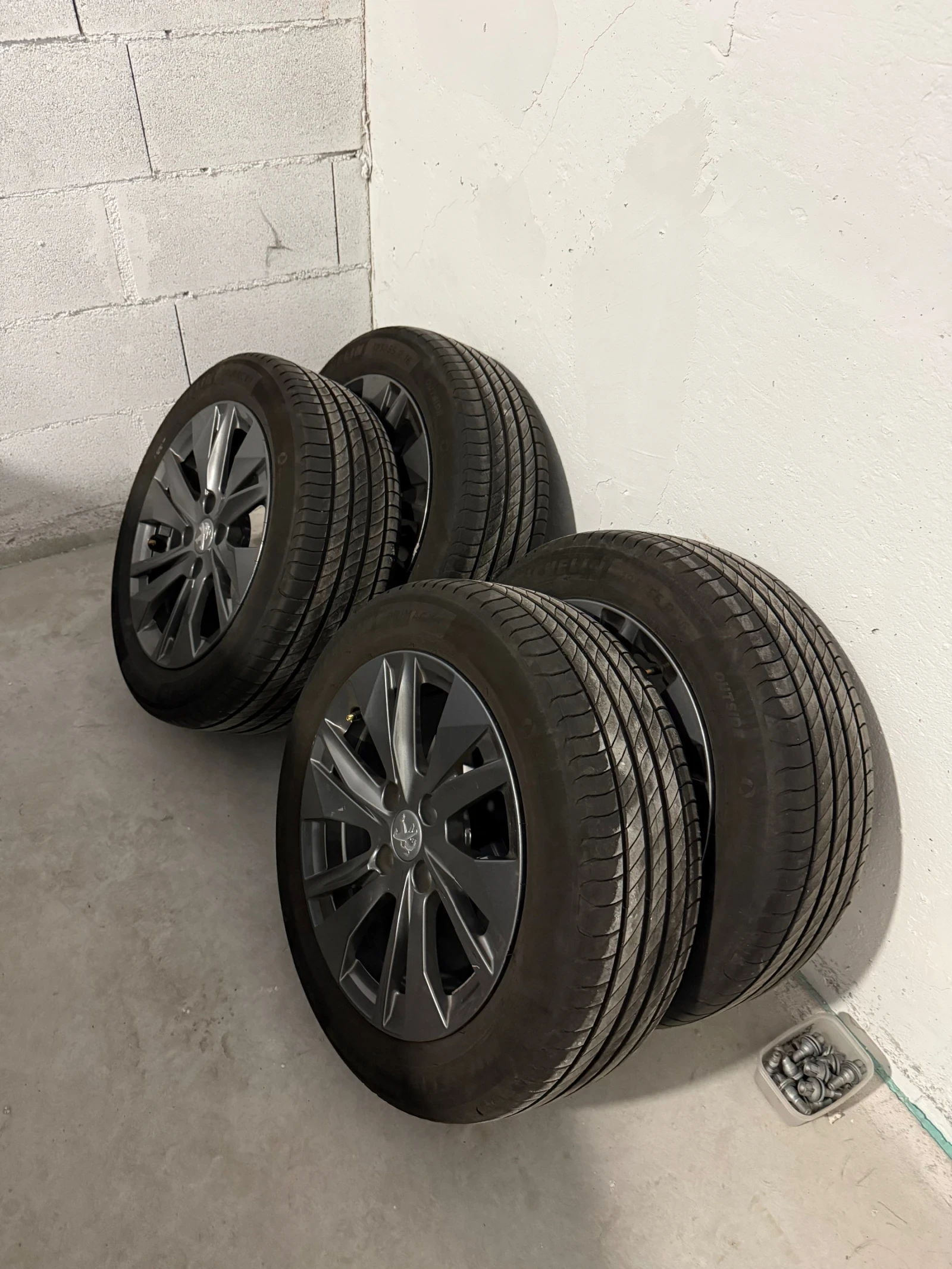 Peugeot 208 E, снимка 13 - Автомобили и джипове - 53962900