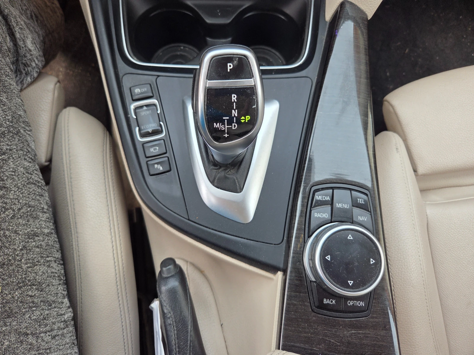 BMW 330 F 31, снимка 14 - Автомобили и джипове - 54680085