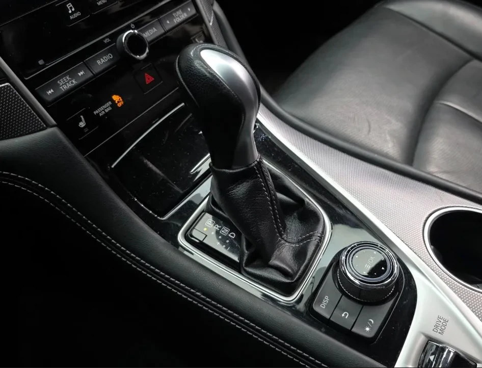 Infiniti Q50 2.2D, снимка 9 - Автомобили и джипове - 54855416