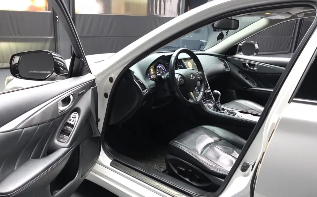 Infiniti Q50 2.2D, снимка 8 - Автомобили и джипове - 54855416