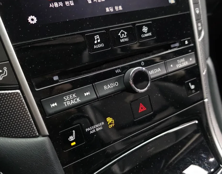 Infiniti Q50 2.2D, снимка 3 - Автомобили и джипове - 54855416