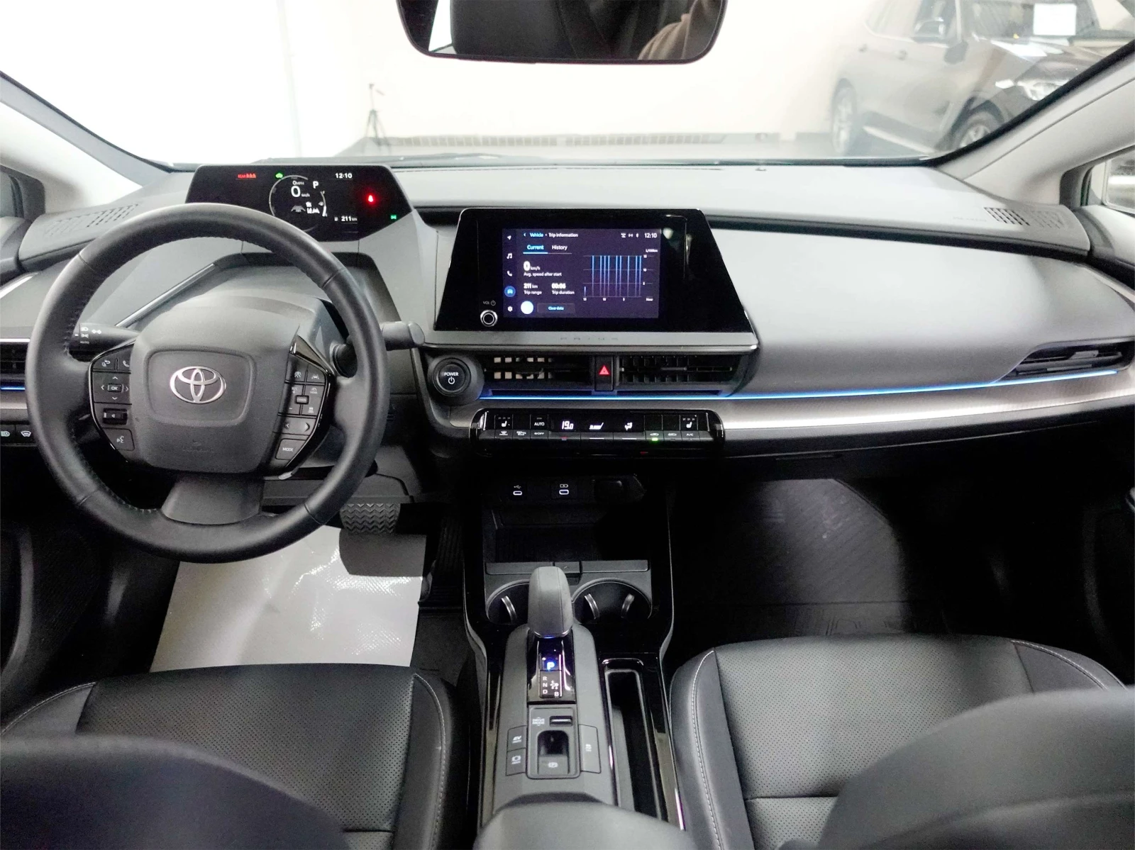 Toyota Prius XLE | 4X4 | ���� | CarPlay ���� �� �� | Mobile.bg � ����������� 10