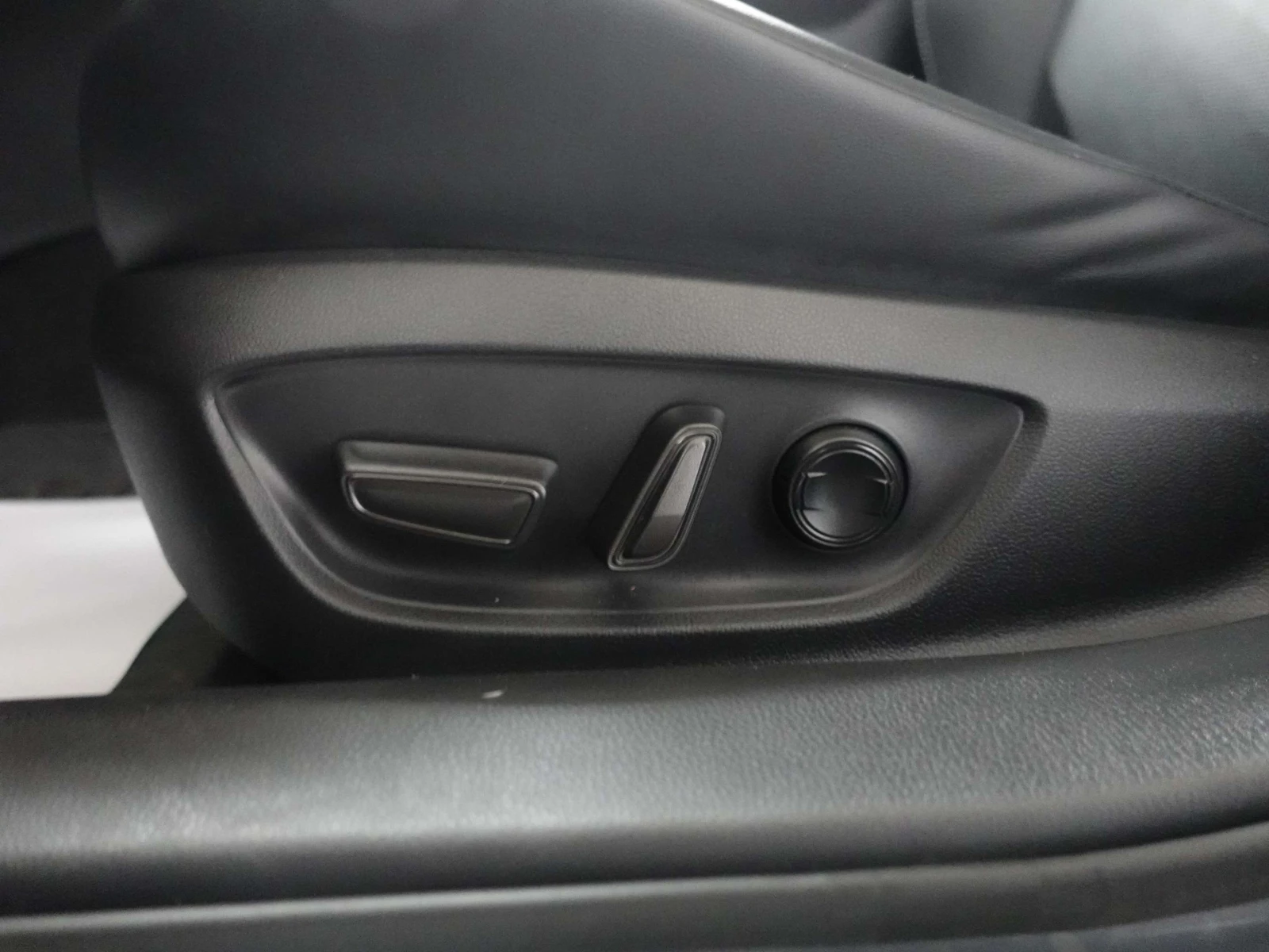 Toyota Prius XLE | 4X4 | ���� | CarPlay ���� �� �� | Mobile.bg � ����������� 15