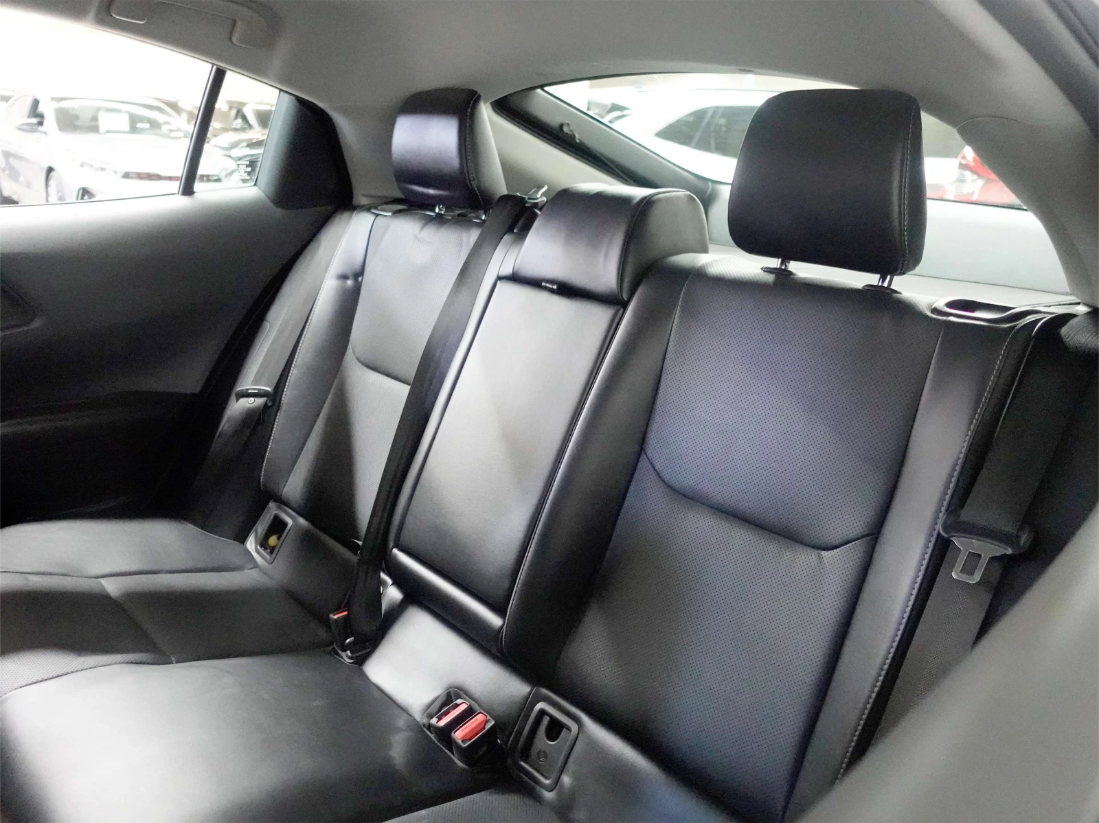Toyota Prius XLE | 4X4 | ���� | CarPlay ���� �� �� | Mobile.bg � ����������� 16