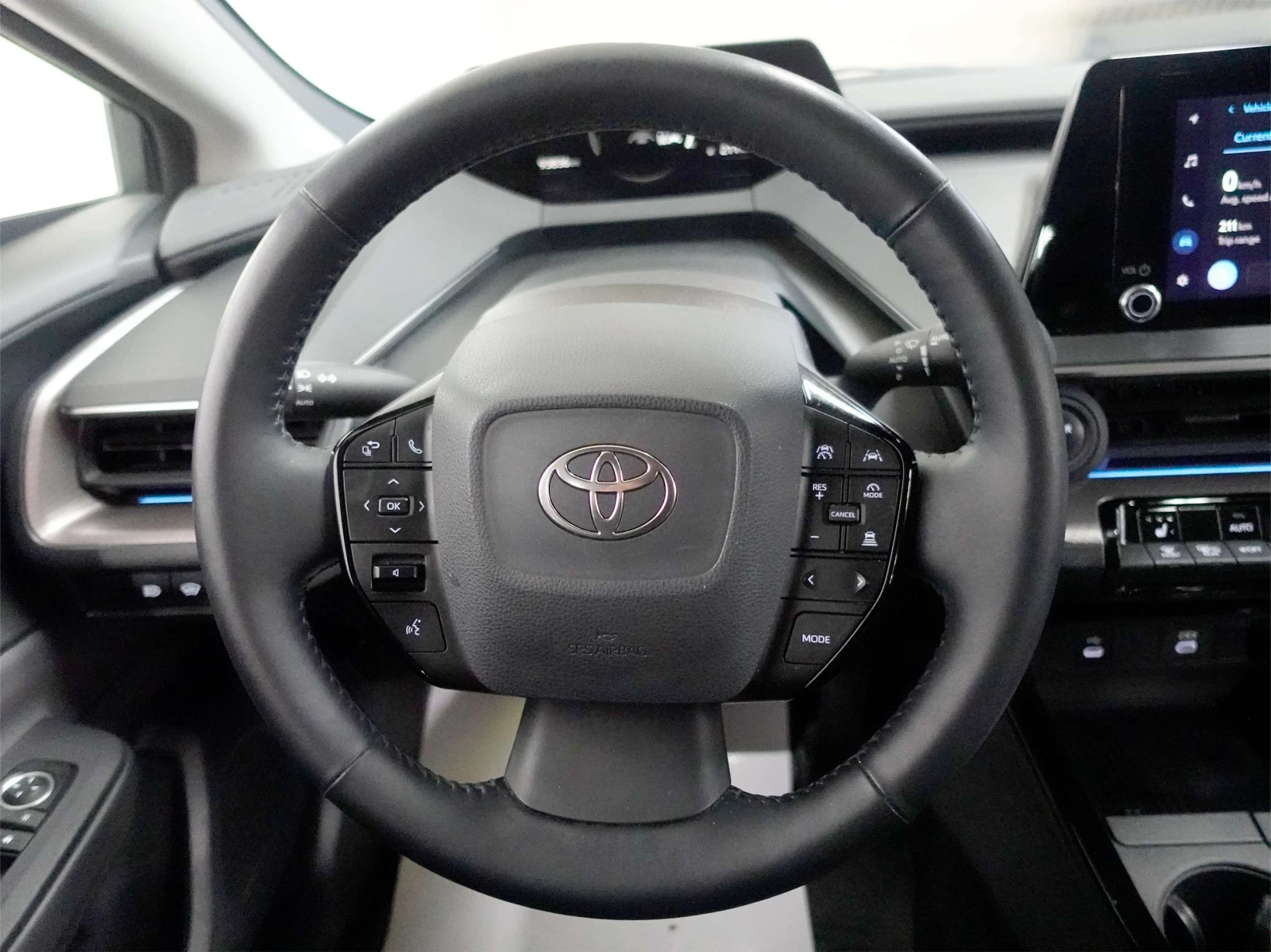 Toyota Prius XLE | 4X4 | ���� | CarPlay ���� �� �� | Mobile.bg � ����������� 11