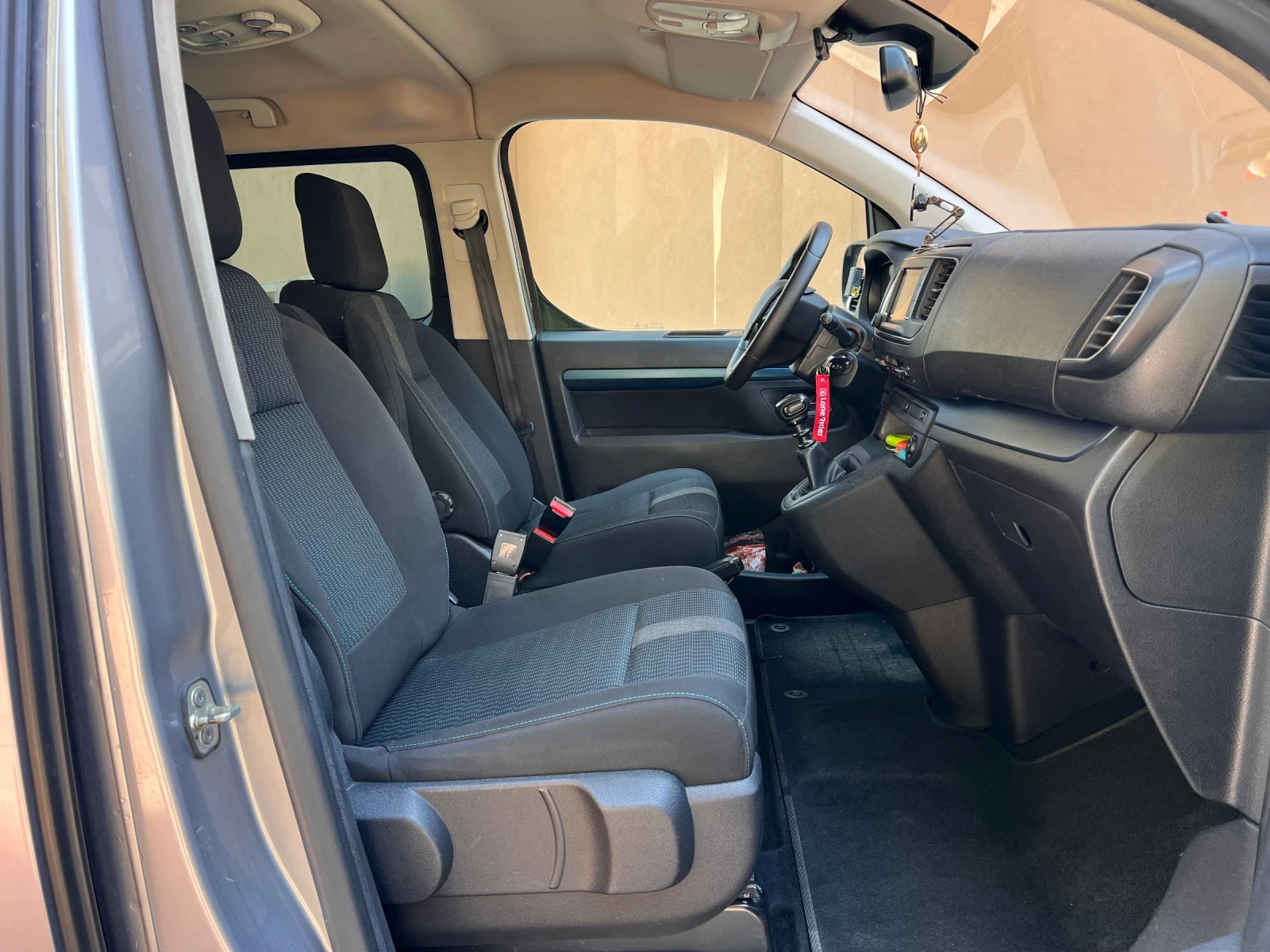 Peugeot Traveler 1.5HDi 72000km 4+ 1 N1, снимка 13 - Автомобили и джипове - 54987163