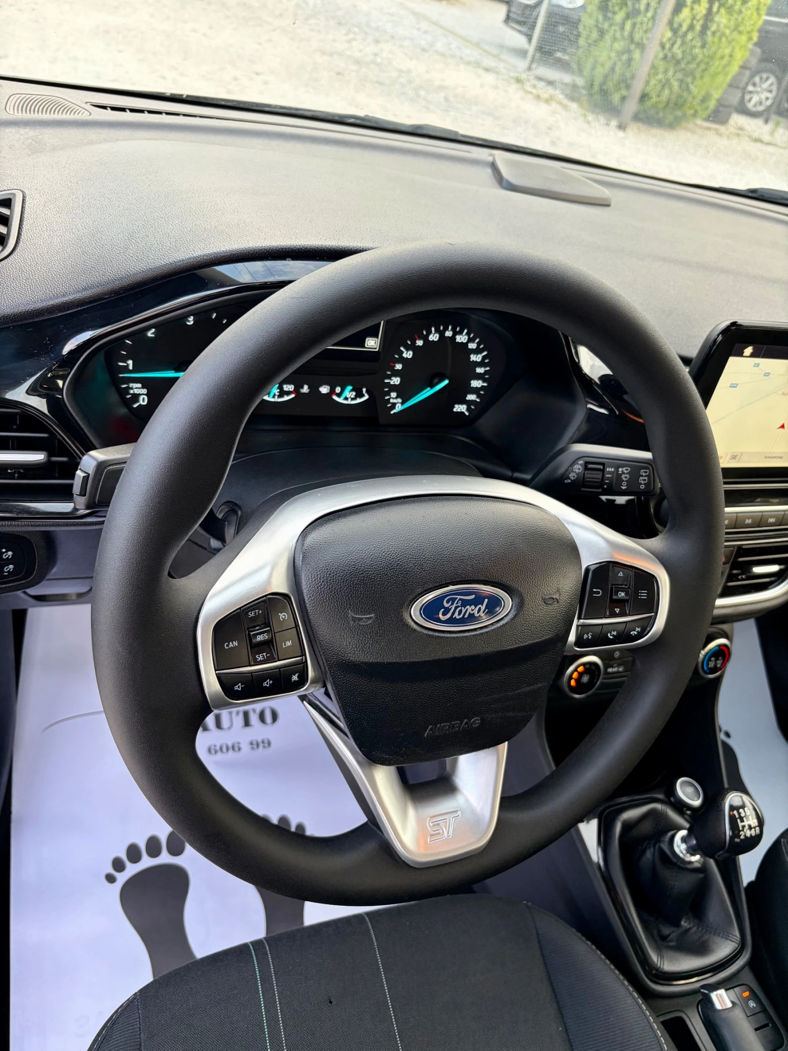 Ford Fiesta 1.5d NAVI CARPLAY EURO 6 , снимка 12 - Автомобили и джипове - 55204045