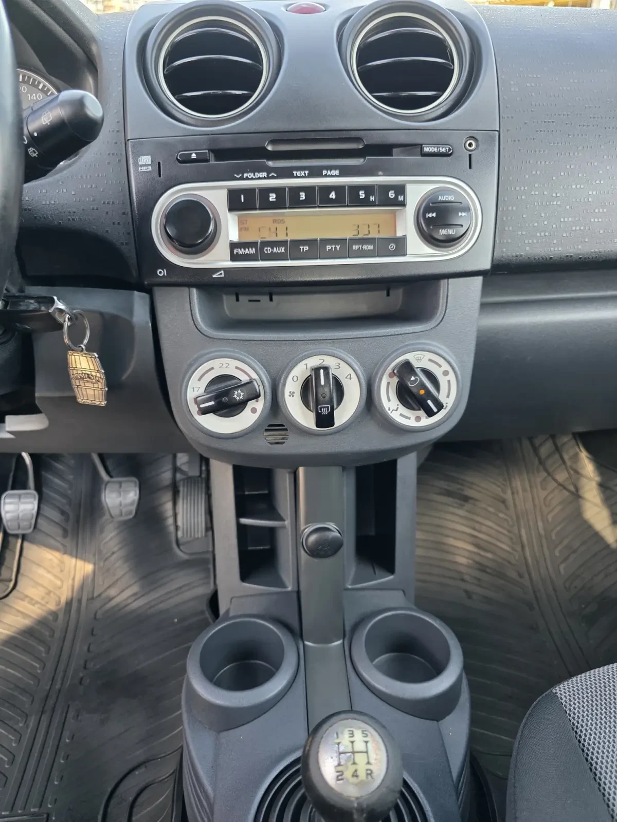 Mitsubishi Colt 1.3, снимка 16 - Автомобили и джипове - 55295646
