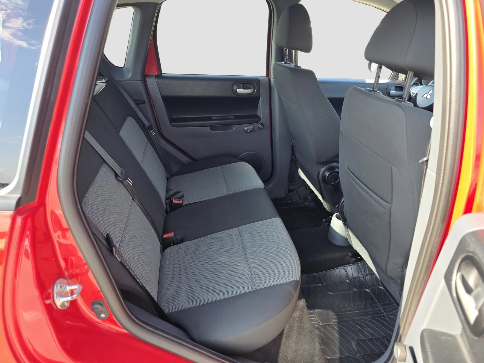 Mitsubishi Colt 1.3, снимка 13 - Автомобили и джипове - 55295646