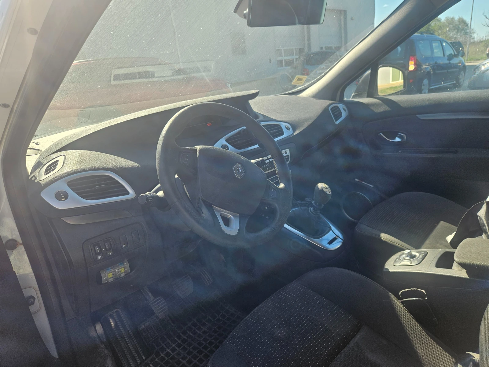 Renault Scenic 1. 9 dC, снимка 4 - Автомобили и джипове - 55335667