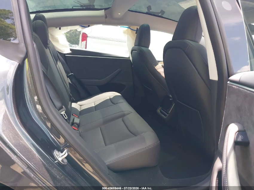 Tesla Model 3 LONG RANGE* DUAL MOTOR* Highland* МИНИМАЛНА ЩЕТА, снимка 10 - Автомобили и джипове - 55640455