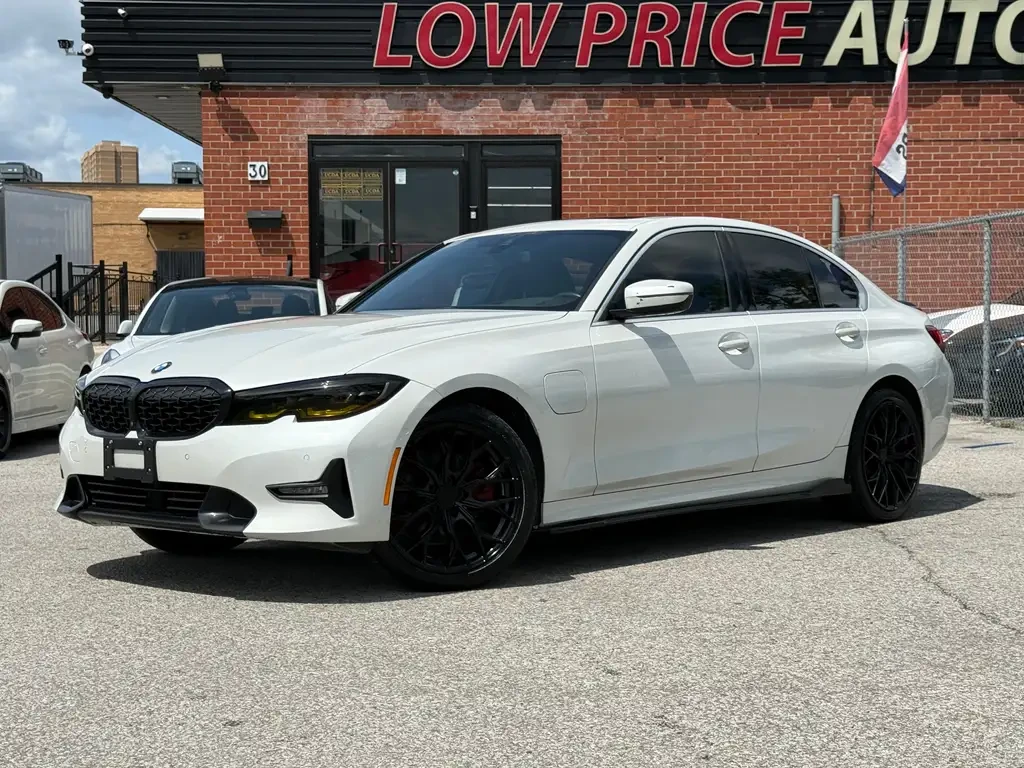 BMW 330 xDrive/Plug-In/Head-Up/Drive-Assists