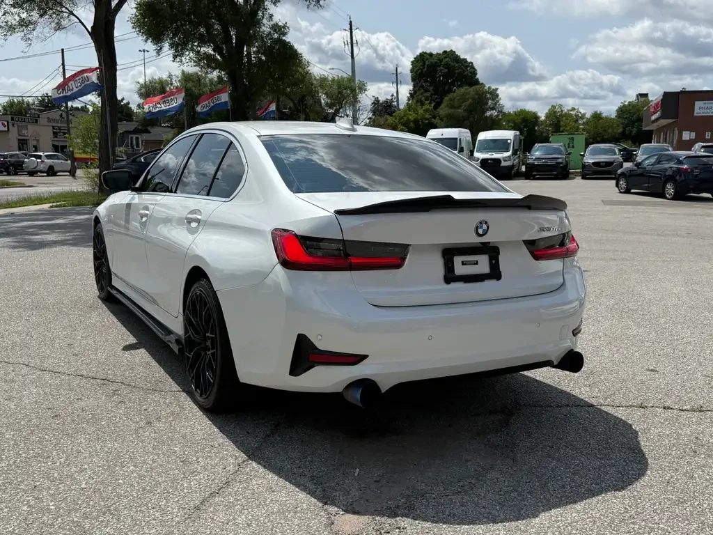 BMW 330 xDrive/Plug-In/Head-Up/Drive-Assists, снимка 6 - Автомобили и джипове - 55651967