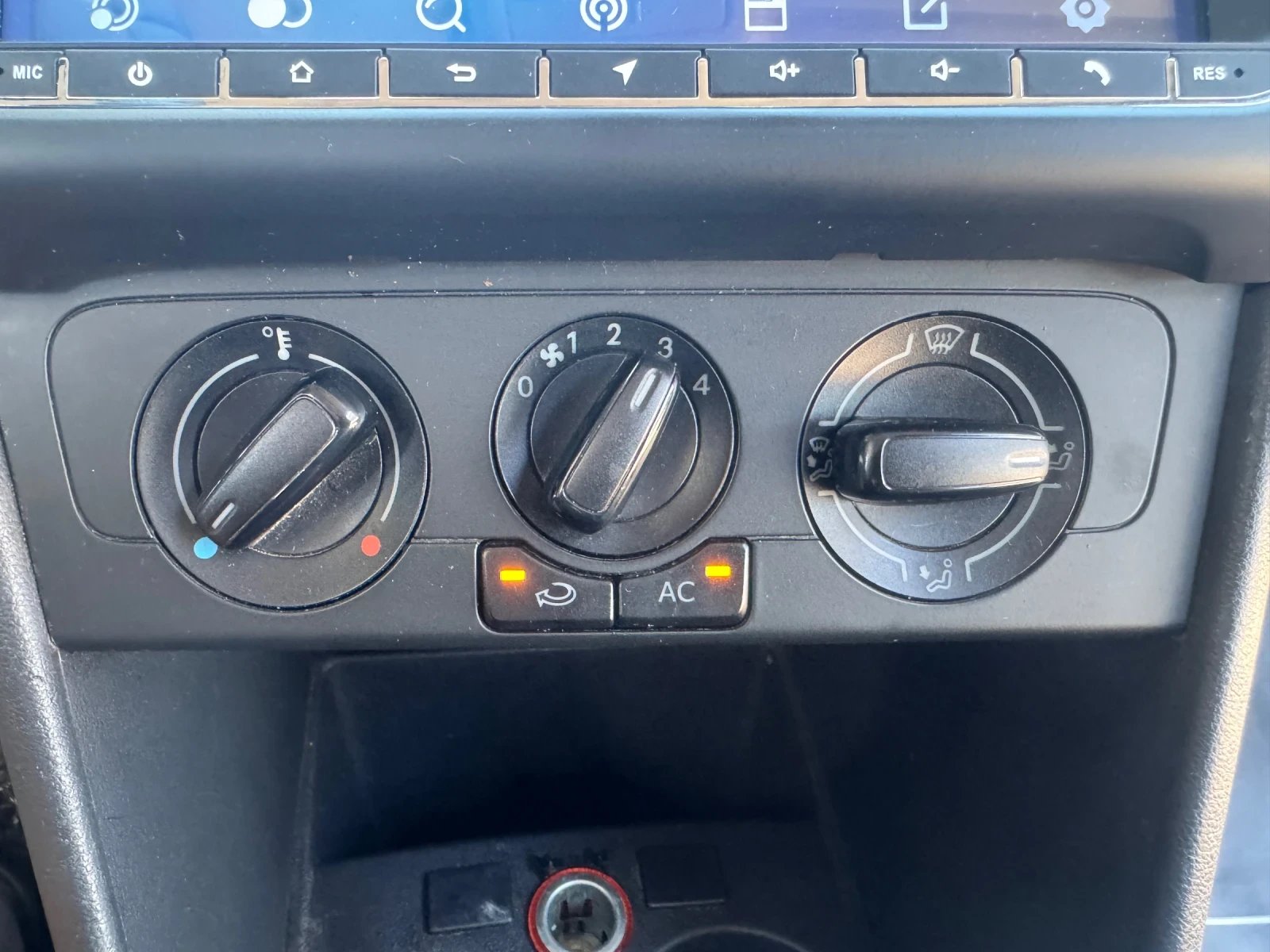 VW Polo 1.4TDI#КЛИМАТРОНИК#КАМЕРА#CARPLAY#NAVI, снимка 15 - Автомобили и джипове - 55996407