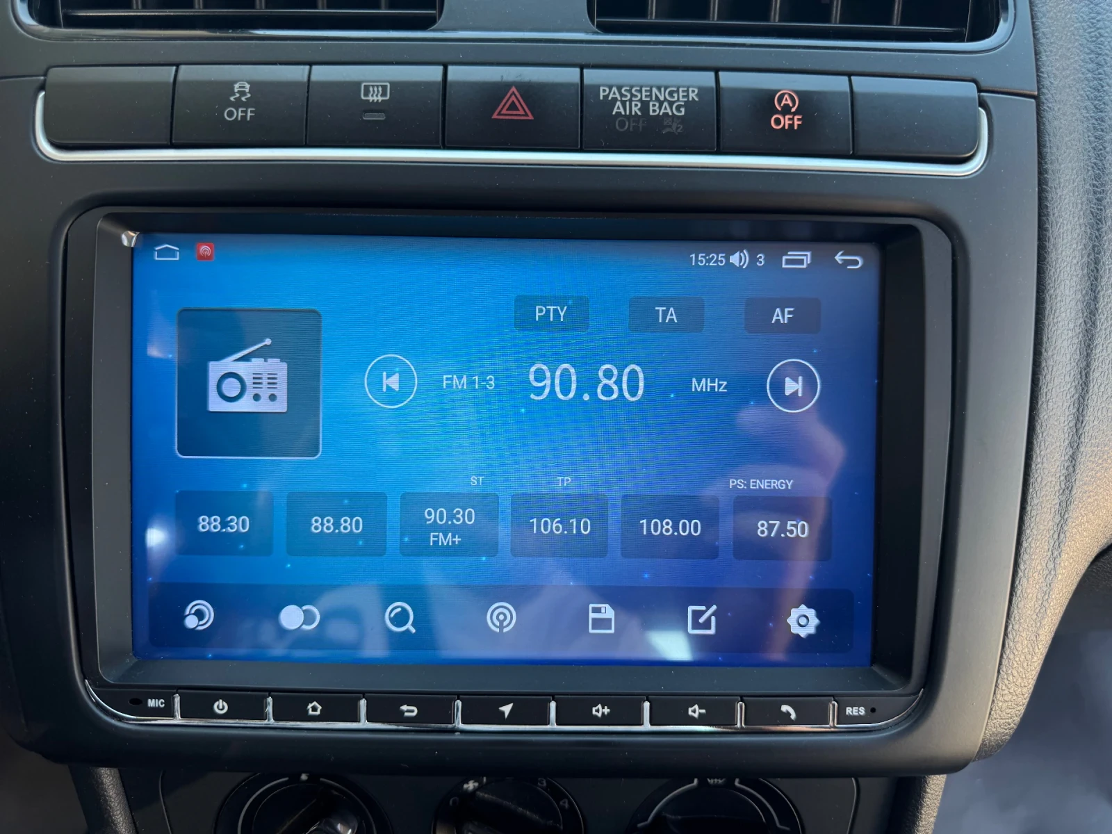 VW Polo 1.4TDI#КЛИМАТРОНИК#КАМЕРА#CARPLAY#NAVI, снимка 14 - Автомобили и джипове - 55996407