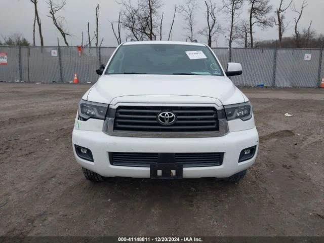 Toyota Sequoia SR5 AWD, снимка 12 - Автомобили и джипове - 48538456