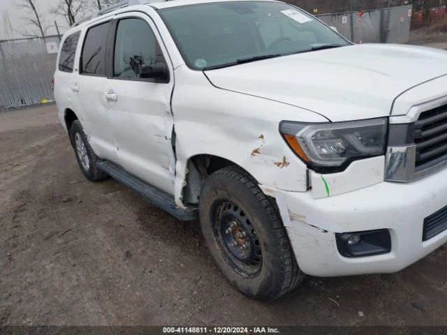 Toyota Sequoia SR5 AWD, снимка 6 - Автомобили и джипове - 48538456