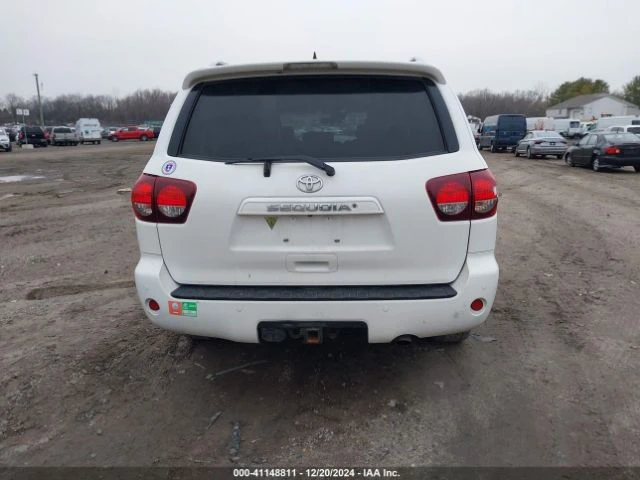 Toyota Sequoia SR5 AWD, снимка 16 - Автомобили и джипове - 48538456