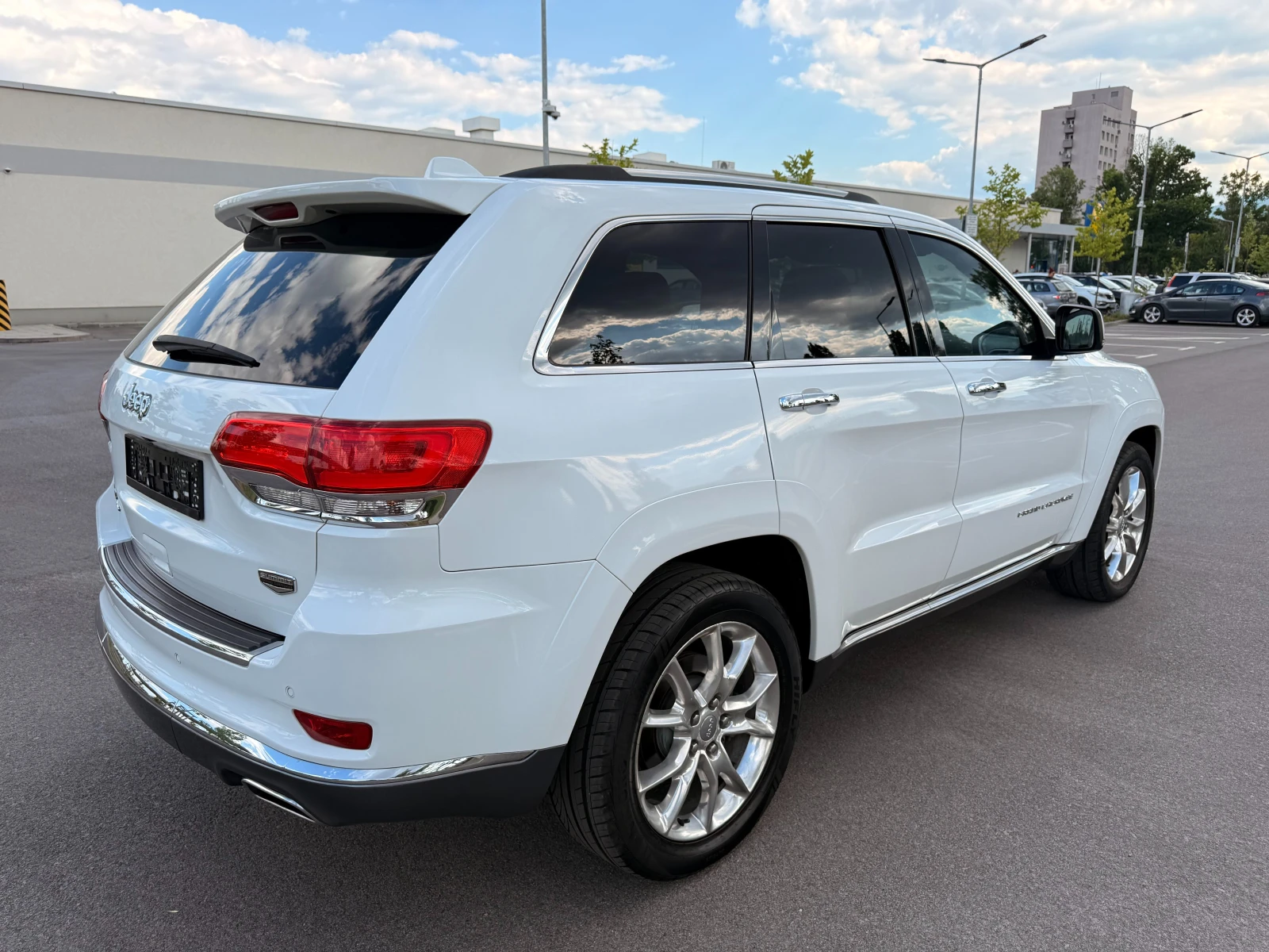 Jeep Grand cherokee 3.0 CRDI* SUMMIT* FULL* ОБДУХВАНЕ/ПОДГРЕВ*  - изображение 4