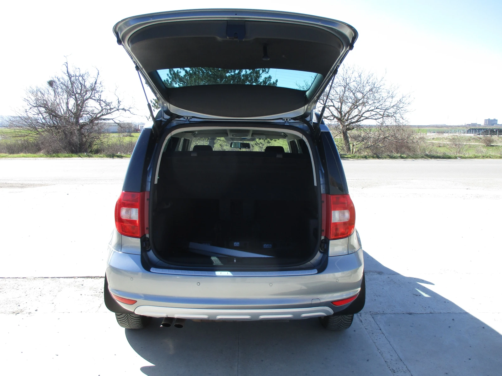 Skoda Yeti 2.0TDI/110кс./6-СКОРОСТИ/4х4/КАТО НОВА, снимка 16 - Автомобили и джипове - 53779601