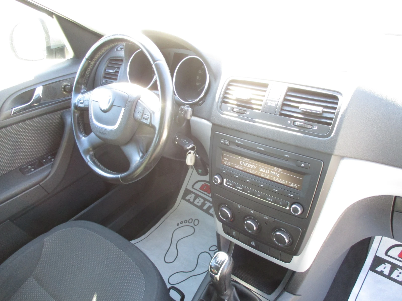 Skoda Yeti 2.0TDI/110кс./6-СКОРОСТИ/4х4/КАТО НОВА, снимка 14 - Автомобили и джипове - 53779601