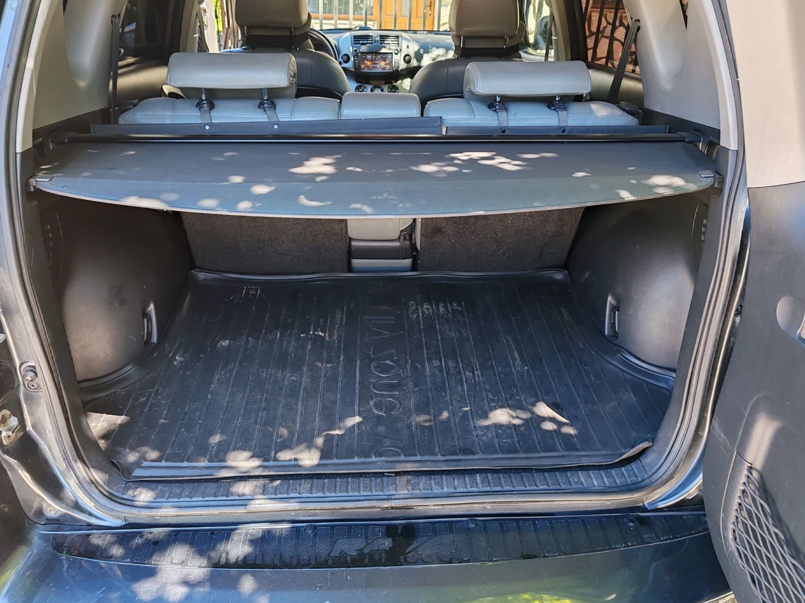 Toyota Rav4 2.2 136 D4D , снимка 11 - Автомобили и джипове - 54759368