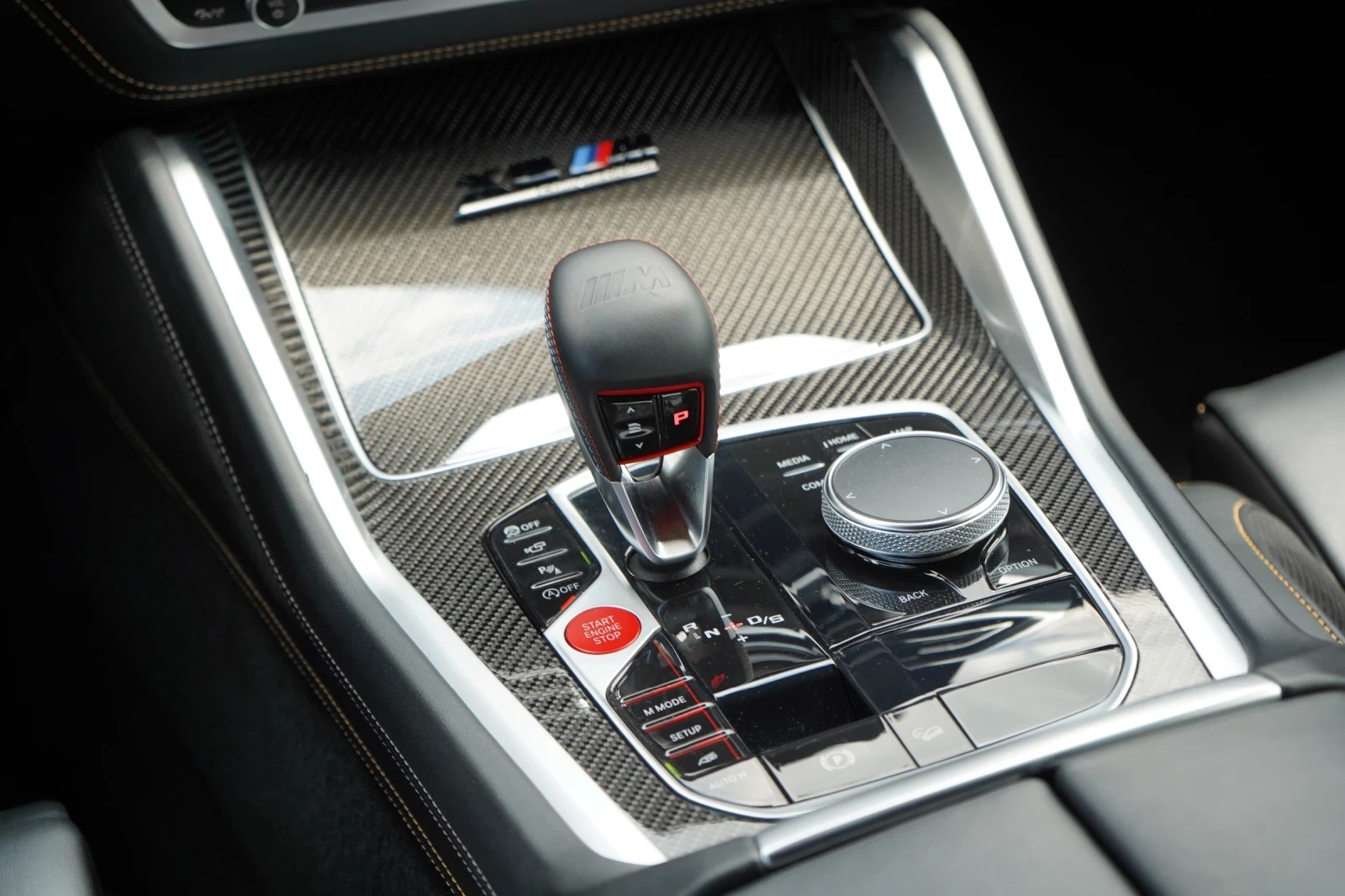 BMW X6 М COPMETITION* B&W* DISTR* 360 CAM* PANO* KEYLESS*, снимка 12 - Автомобили и джипове - 54823157