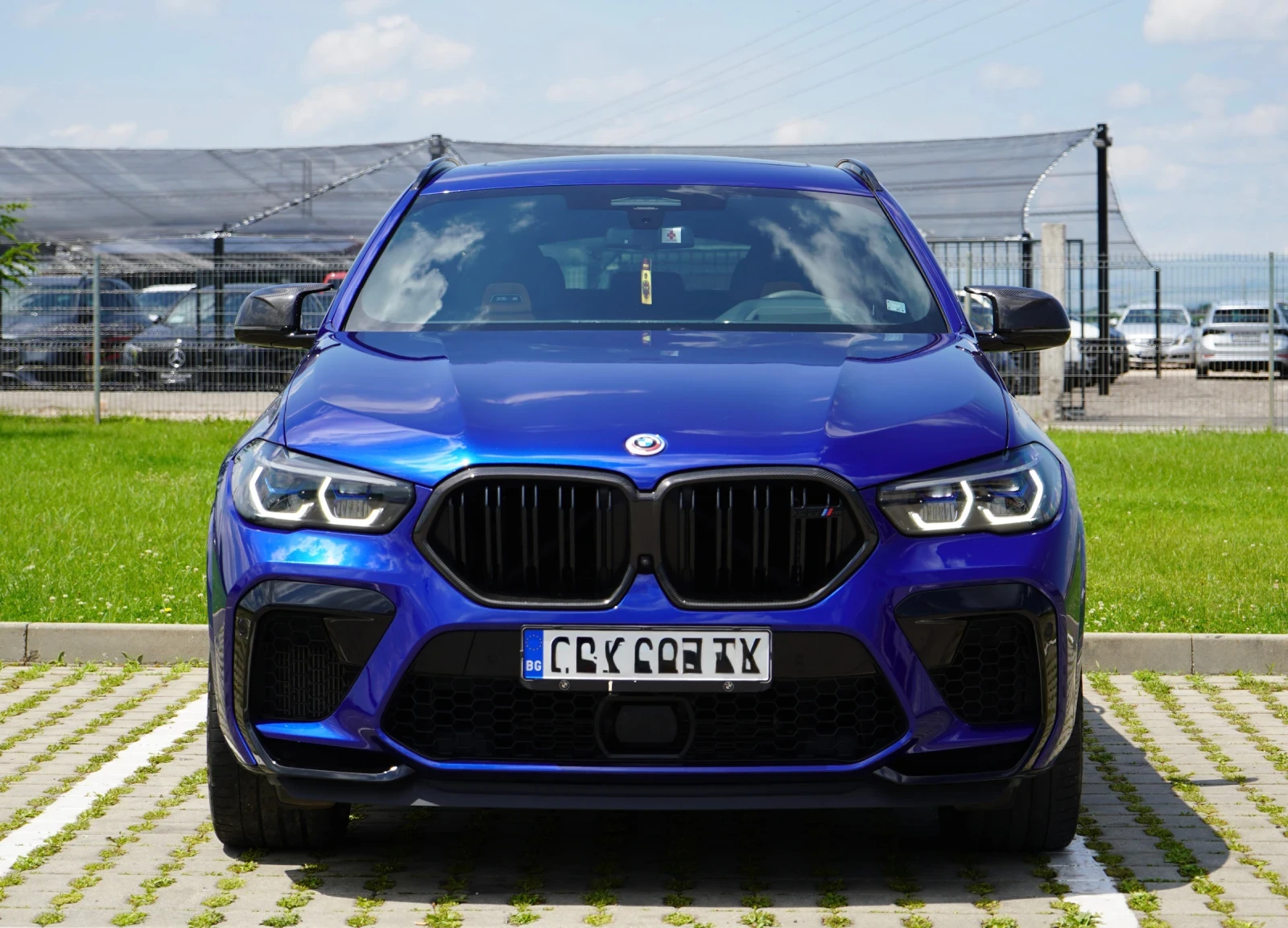 BMW X6 М COPMETITION* B&W* DISTR* 360 CAM* PANO* KEYLESS*, снимка 2 - Автомобили и джипове - 54823157
