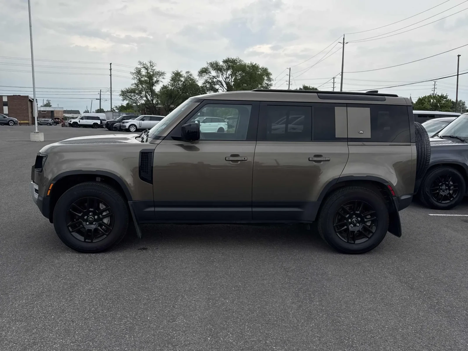 Land Rover Defender 110 AWD * 2 ����� * �������� * CARFAX | Mobile.bg � ����������� 3