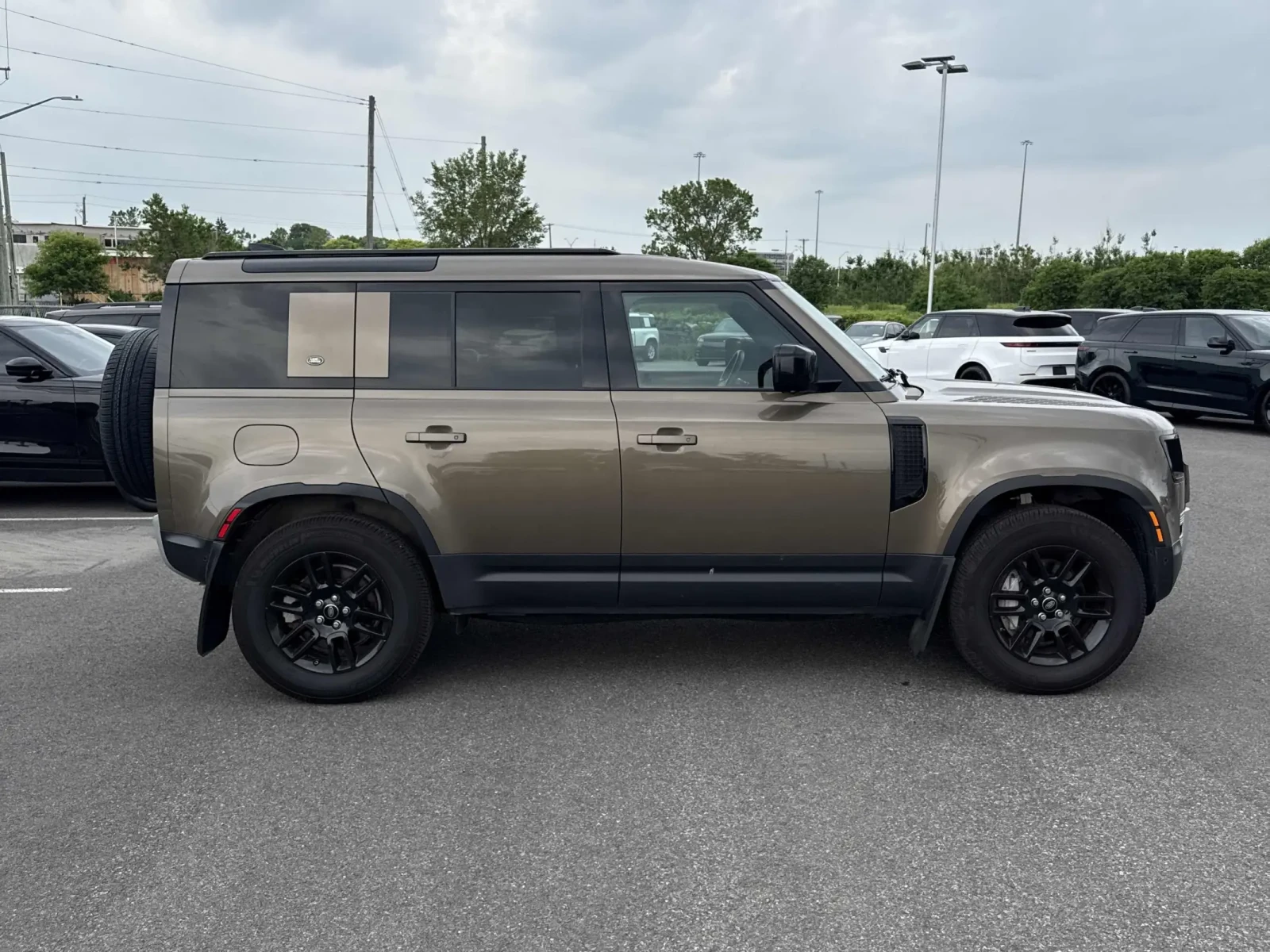 Land Rover Defender 110 AWD * 2 ����� * �������� * CARFAX | Mobile.bg � ����������� 4