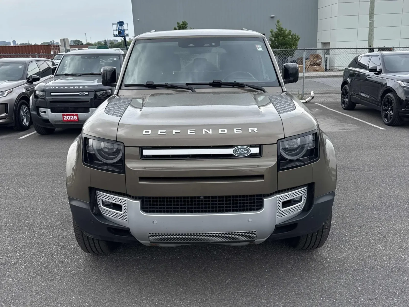 Land Rover Defender 110 AWD * 2 ����� * �������� * CARFAX | Mobile.bg � ����������� 2