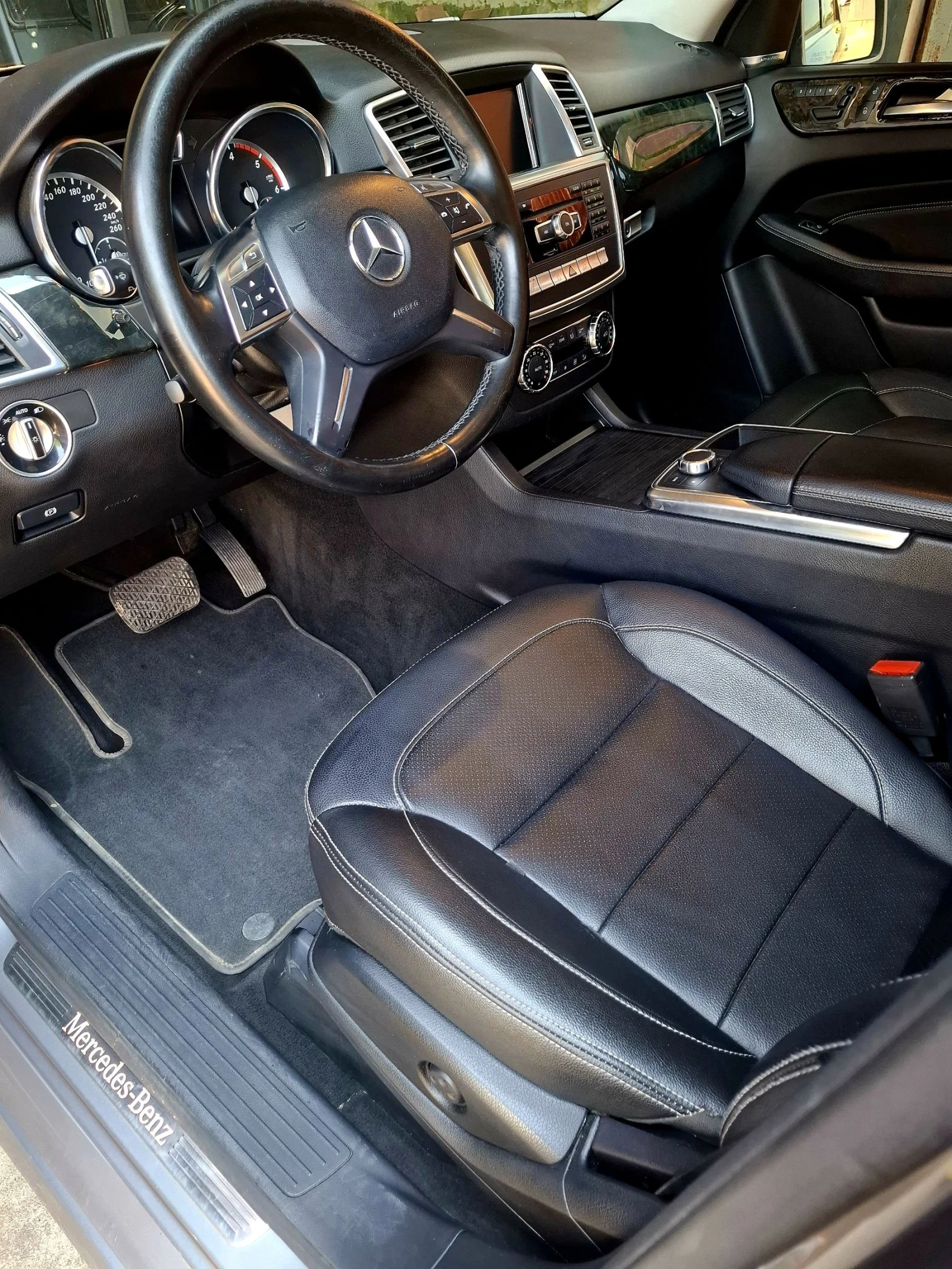Mercedes-Benz ML 350 350 BLUETEC 4 MATIC, снимка 3 - Автомобили и джипове - 55094353